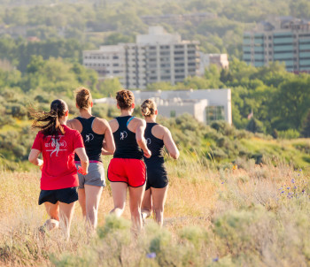 group of runners