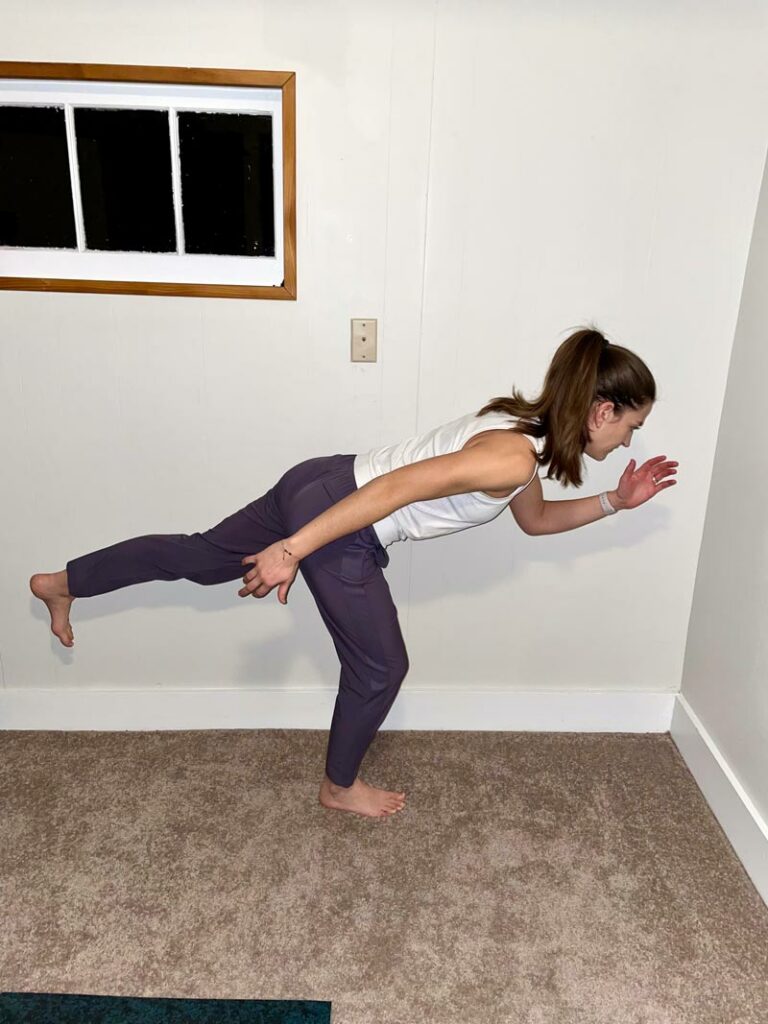 single leg deadlift motion exercise to avoid falls and master balance